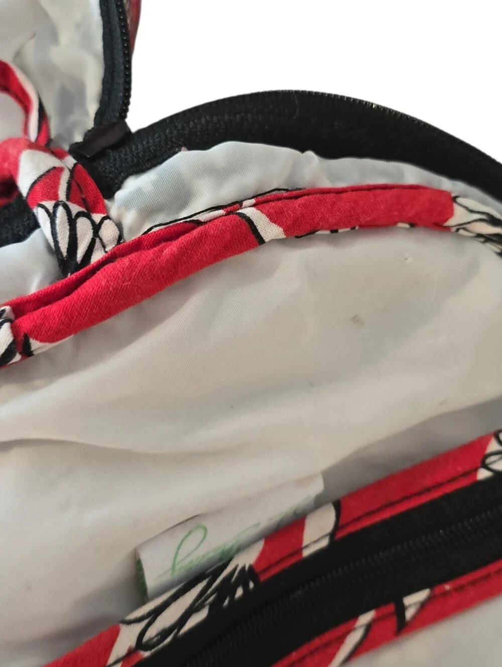 Vera Bradley Round Travel Cosmetic Bag Red Floral Quilted Makeup Toiletry Organi